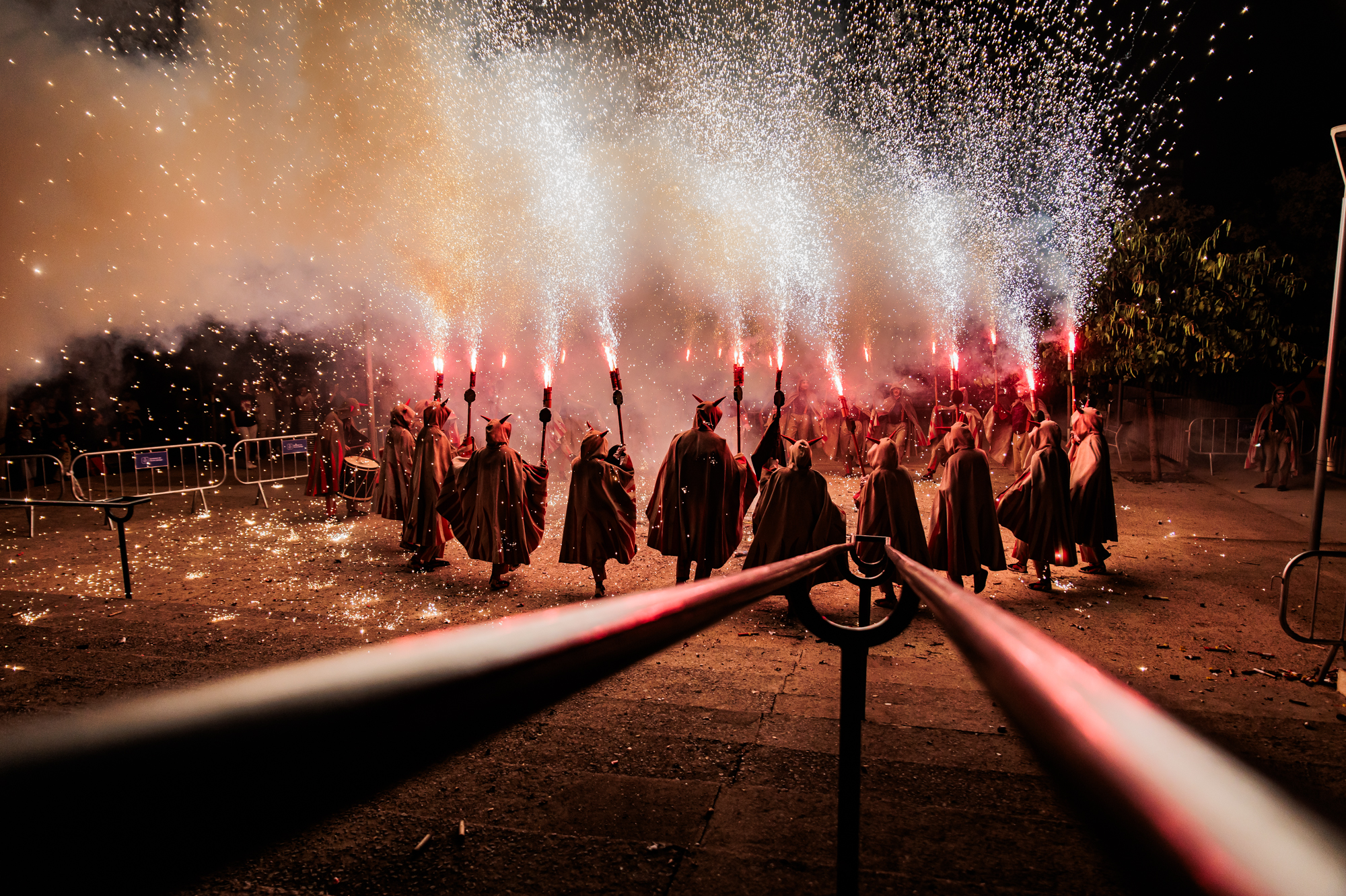 Espectacular Carretillada durant les festes de Sant Pere i Sant Pau amb focs artificials