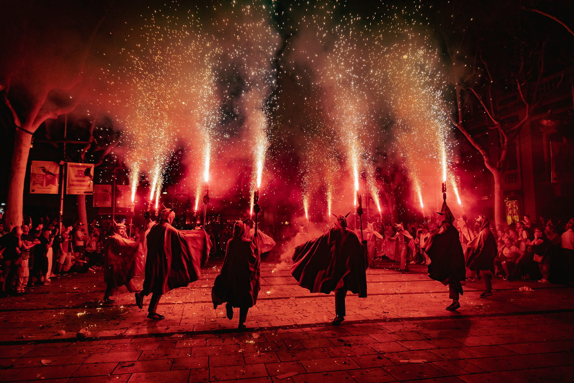 Esclat de Festa Major amb espectacle pirotècnic i diables en acció